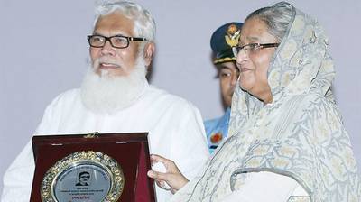 Sheikh Hasina giving crest to Salman F Rahman